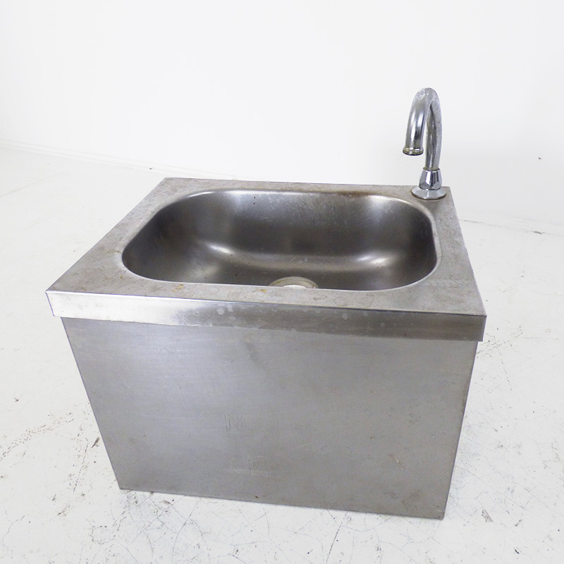 Edelstahl-Waschbecken Nieros mit integriertem Wasserhahn